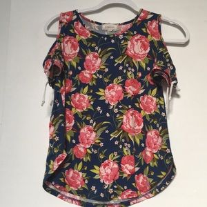 Cute shoulders out top with pretty flowers.